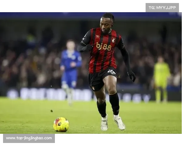 绝杀后伯恩茅斯全队相拥庆祝，主场气氛达到顶点