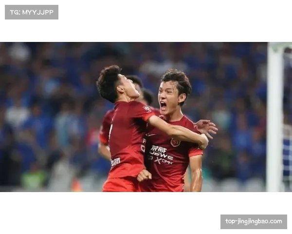 上海海港vs云南玉昆补时阶段：王燊超绝杀进球引发主场沸腾